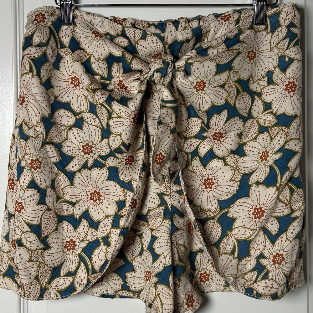 Anthropologie 100% Lyocell Floral Georgine Wrap Skirted Shorts Boho Chic Style